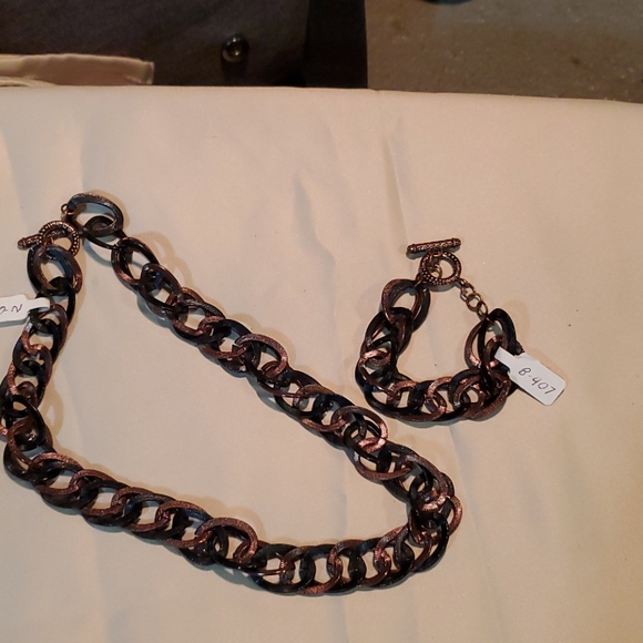 Matching necklace and bracelet - Picture 1 of 4